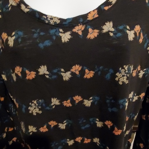 LUCKY BRAND long sleeve tshirt.      #443 - Picture 4 of 6